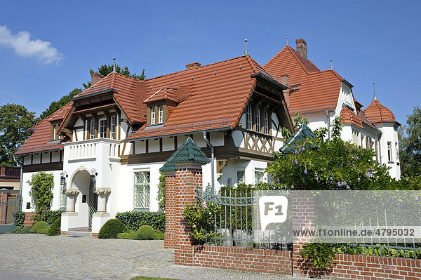 Villa Wentzel-Heckmann  Villenkolonie Neubabelsberg  Potsdam  Brandenburg  Deutschland  Europa