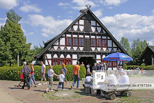 Fachwerkhaus im Mühlenmuseum Gifhorn  Niedersachsen  Deutschland  Europa