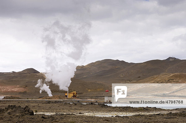 Geothermie-Kraftwerk in der Nähe vom See Myvatn  Reykjahlid  Island  Europa