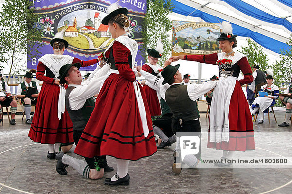 Schuhplattler traditional dance  contest for the Bavarian Lion  hosted by the folklore society d`Veiglberger  paviLion  Neufahrn on the right of the Isar  Egling  Bavaria  Germany  Europe