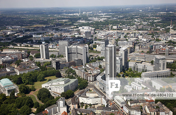 Innenstadt  mit Philharmonie  links unten  Aalto Theater  Oper  EVONIK-Zentrale und Verwaltungsgebäude RWE-Tower  rechts  Essen  Nordrhein-Westfalen  Deutschland  Europa