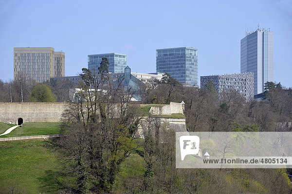 Blick vom Pfaffental zum Kirchberg mit Verwaltungsgebäuden der Europäischen Union  Luxemburg  Europa