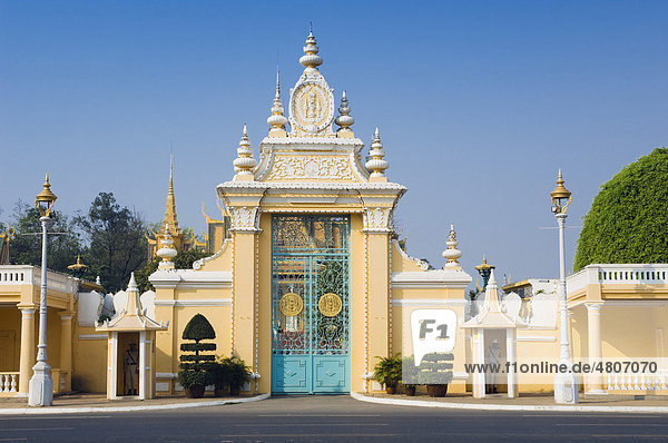 Siegestor  Königspalast  Phnom Penh  Kambodscha  Indochina  Südostasien  Asien