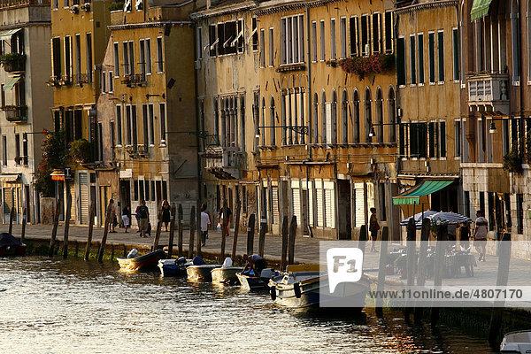Houses along Canal of Cannaregio  Venice  Veneto  Italy  Europe