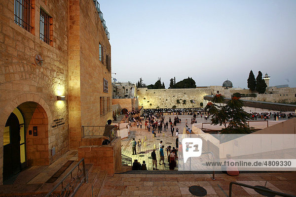 Wailing Wall or Western Wall at dusk  Old City  Jerusalem  Israel  Middle East