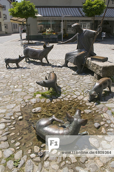 Antonius-Brunnen figure fountain at Saumarkt square  Wangen  Allgaeu  Baden-Wuerttemberg  Germany  Europe