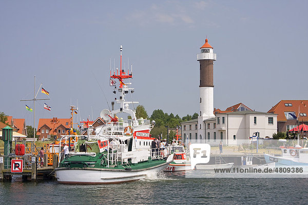 Hafen von Timmendorf mit Leuchtturm  Insel Poel  Mecklenburg-Vorpommern  Deutschland  Europa