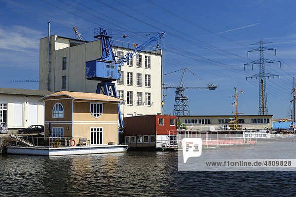 Lotsekanal im Harburger Binnenhafen in Hamburg  Deutschland  Europa