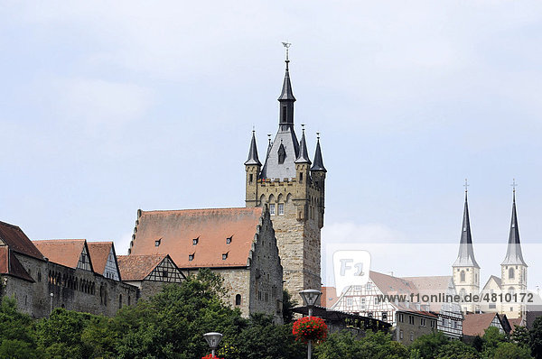 Stadtansicht  der Blaue Turm  rechts die Stadtkirche  Bad Wimpfen  Baden-Württemberg  Deutschland  Europa