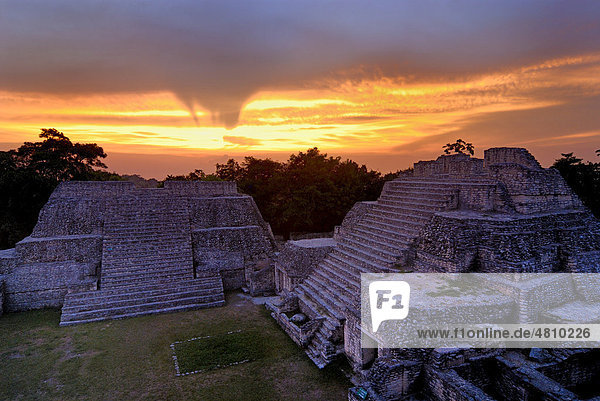 Maya Tempel von Caracol  Pyramide  Kalender  2012  Sonnenuntergang  Belize  Zentralamerika