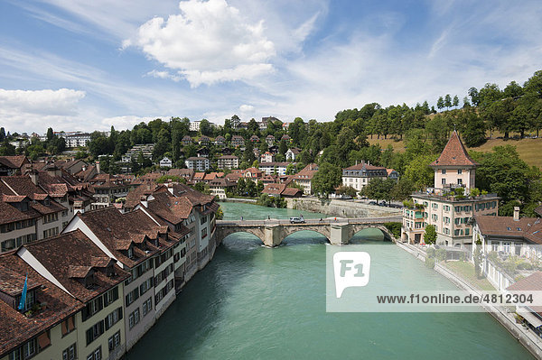 Blick von Nydeggbrücke auf Unterbrücke und Aare  Bern  Kanton Bern  Schweiz  Europa