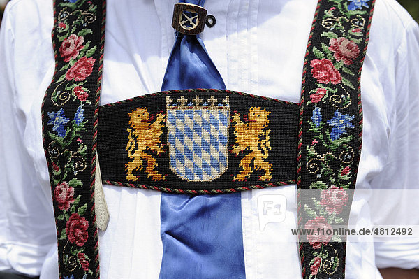Hosenträger mit dem bayrischen Wappen  Lederhose  Tracht  Bayern  Deutschland  Europa