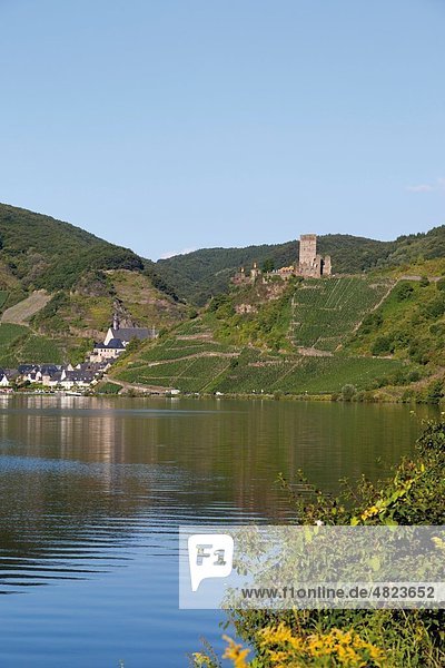 Europe  Germany  Rhineland-Palatinate  Moselle  View of river and castle Metternich by village Beilstein