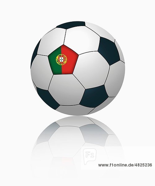 Portugiesische Flagge auf Fußball  Nahaufnahme