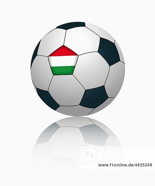 Ungarische Flagge auf Fußball  Nahaufnahme