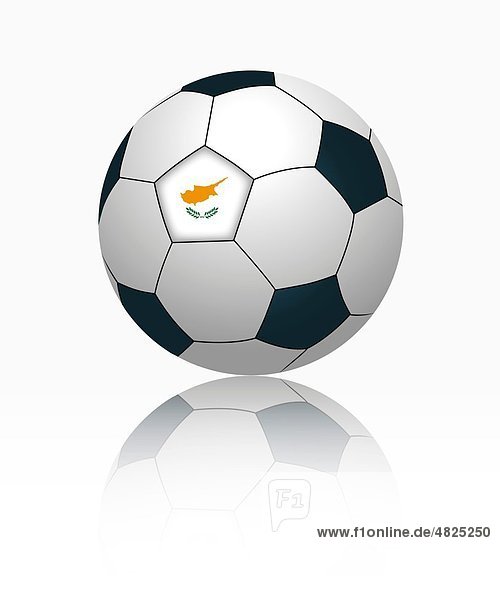 Zypriotische Flagge auf Fußball  Nahaufnahme