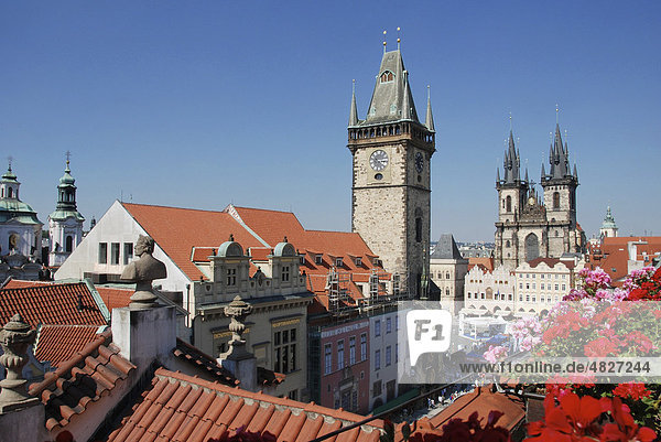 Altstädter Rathaus  Tyn-Kirche  Teynkirche  Hotel U Prince Terrasse  Altstädter Ring  Prag  Altstadt  Tschechien  Tschechische Republik  Europa