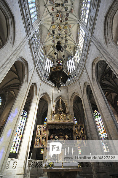 Innenaufnahme  Altar  Kreuzgewölbe  St. Barbara Kirche  Kuttenberg  Kutna Hora  Tschechien  Tschechische Republik  Europa