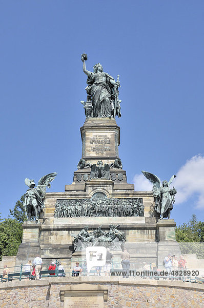 Germania  Niederwalddenkmal bei Rüdesheim  Rheingau  UNESCO Weltkulturerbe Oberes Mittelrheintal  Hessen  Deutschland  Europa
