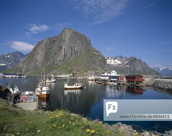 Fischerboote  Hamnoy  Holiday  Inseln  Landmark  Lofoten  Norwegen  Europa  Tourismus  Reisen  Urlaub