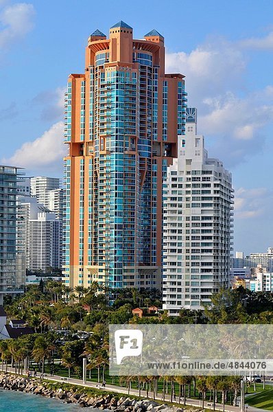 Fischereihafen  Fischerhafen  Skyline  Skylines  Schiff  abreisen  Ansicht  Kreuzfahrtschiff  Florida  Miami