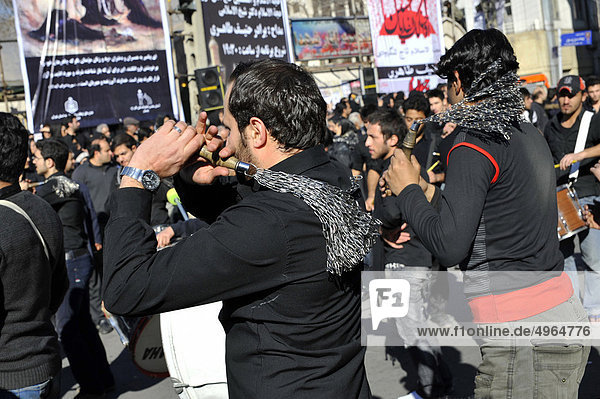 Iran  Teheran  Feier der Ashura die erinnert an den Tod der Prophet Hosein