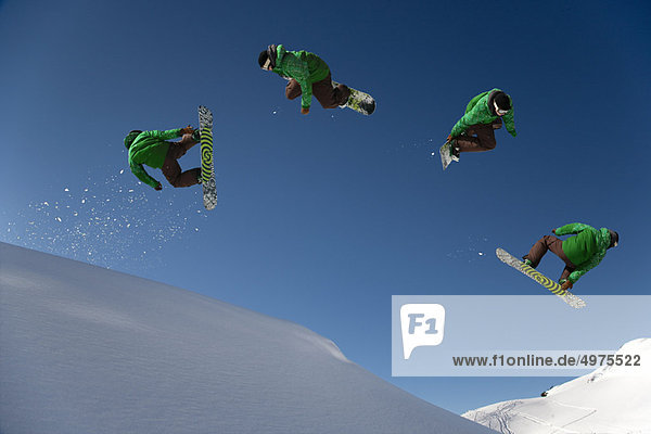 Snowboarder gefährlicher Freeride-Sprung