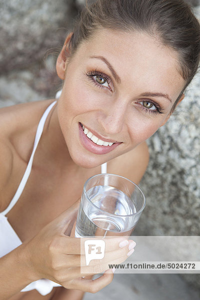 Wasser  Frau  Glas  Strand  trinken