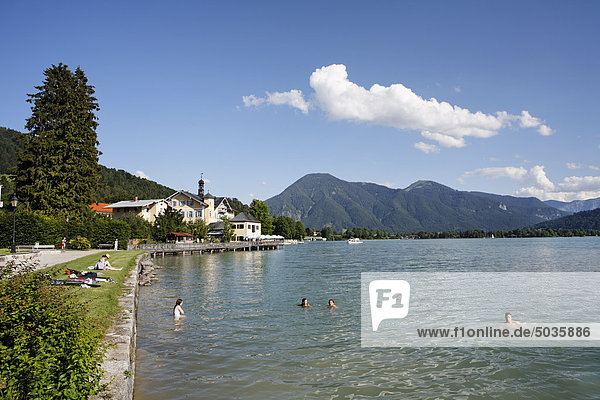 Germany  Upper Bavaria  Tegernsee  View of town near Tegernsee lake
