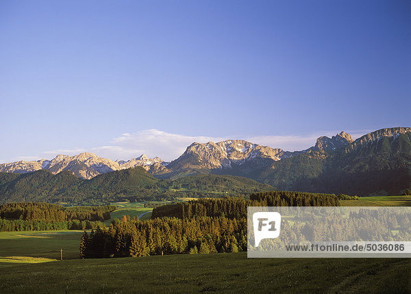Deutschland  Bayern  Schwaben  Allgäu  Tannheimer Alpen mit Brentenjoch und Aggensteingebirge