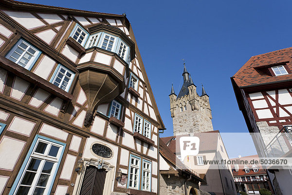 Deutschland  Baden-Württemberg  Bad Wimpfen  Blick auf das historische Bürgermeisterhaus Elsässer  Blauer Turm und Fachwerkhäuser in der historischen Altstadt