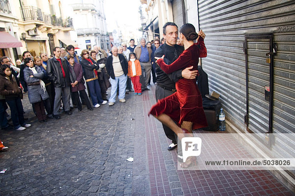 Durchführen einen Tango auf San Telmo Markt  Buenos Aires  Argentinien
