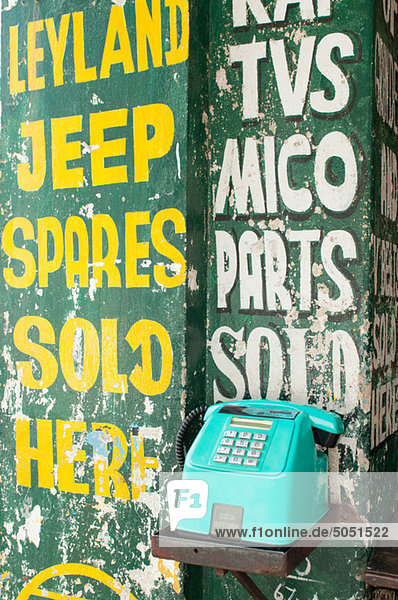 Öffentliches Telefon in der High Street  Ooty  Nilgiri Hills  Tamil Nadu
