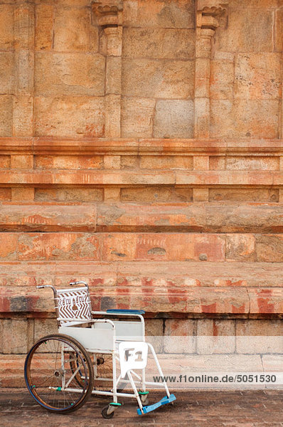 Öffentliche Nutzung Rollstuhl  Thanjavur Tempel  Tamil Nadu