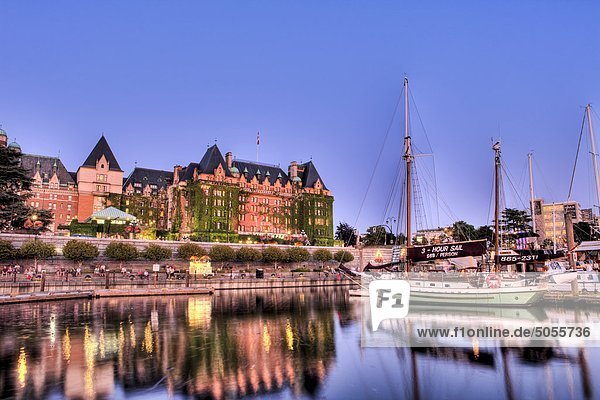 Victoria Inner Harbour mit Empress Hotel  Victoria  britischer Kolumbien  Kanada