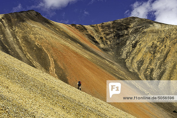Wandern in den Regenbogen-Bergen im Tweedsmuir Provincial Park British Columbia Kanada.
