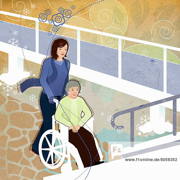 Frau schiebt ältere Frau im Rollstuhl