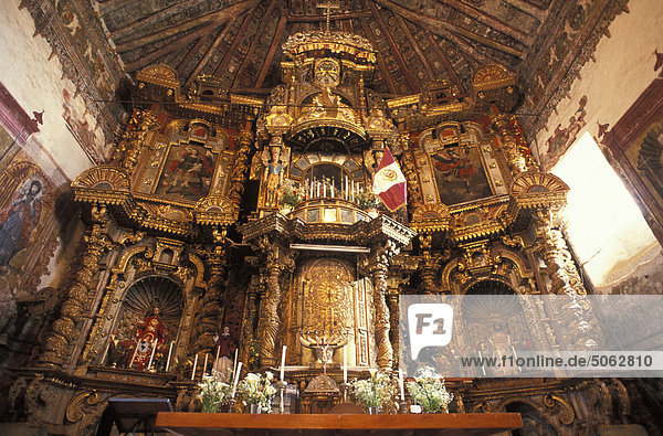 Peru: altar and apse of Chinchero Church