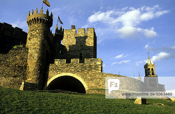 Spanien  Galicien  Camino Santiago  Ponferrada Castle