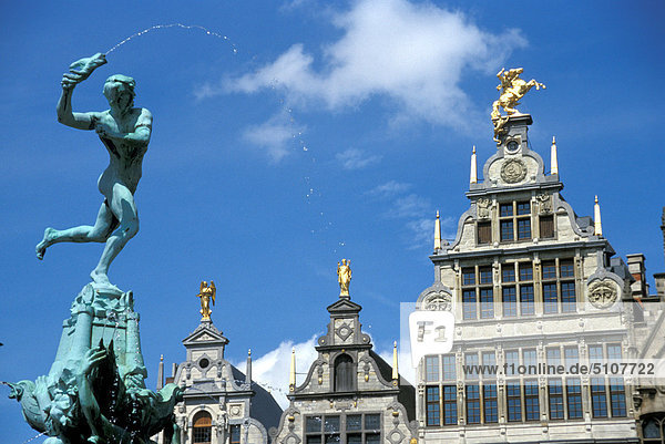 Belgien  Antwerpen. Grote Markt  Brabo Brunnen