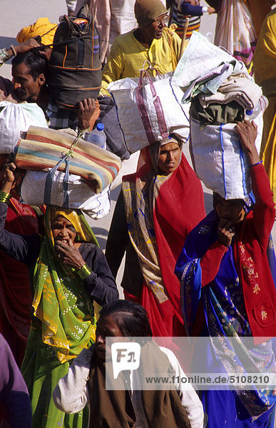 Indien  Uttar Pradesh  Allahabad (Prayag)  Pilger auf Kumbh Mela Heiligen Festival