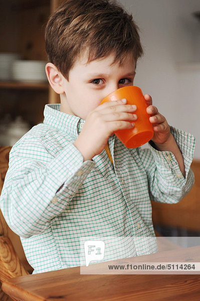Tasse  Junge - Person  Kunststoff