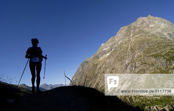 The North Face Ultra-Trail du Mont-Blanc marathon 2008  taking place across Italy  France  Switzerland