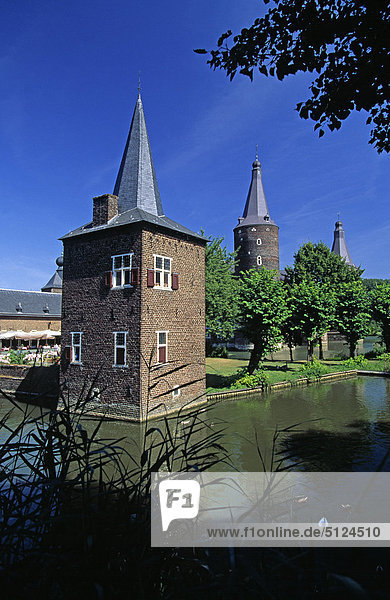 Hoensbroek  Holland  größte Burg zwischen der Maas und Rhein