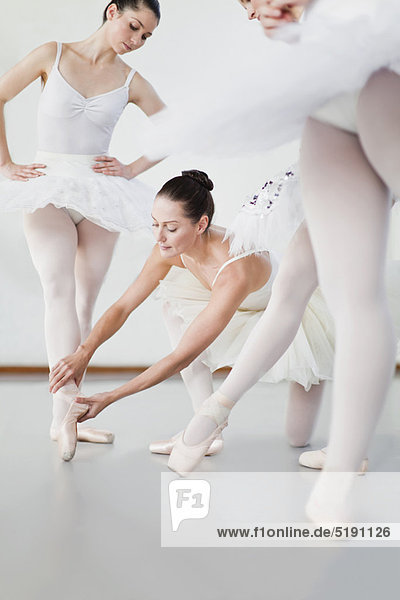 Tänzer  berichtigen  Ballett  Pose