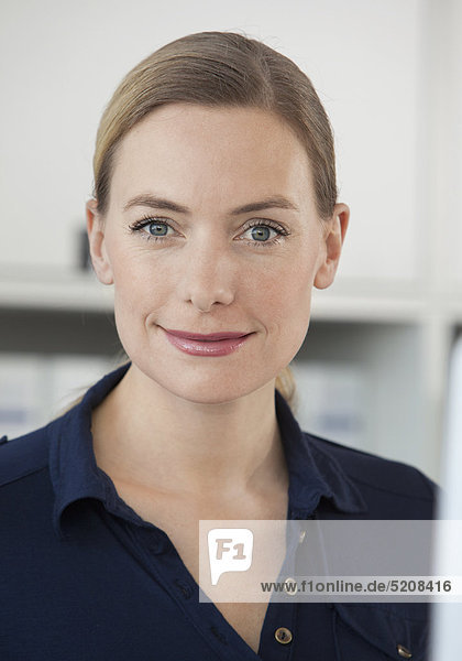 Brunette Frau  Porträt