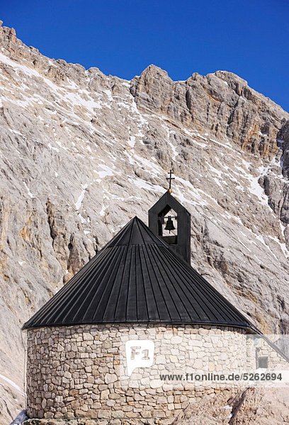 Kirche Maria Heimsuchung  Mount Zugspitze  Deutschland