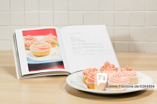 Cupcakes und Kochbuch