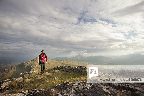 Berggipfel Gipfel Spitze Spitzen Felsen gehen wandern