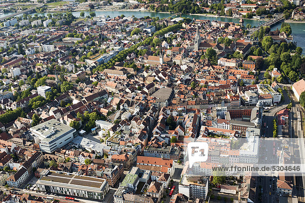 Luftaufnahme  Konstanzer Altstadt mit dem Münster Unserer Lieben Frau und der St. Stefanskirche  Landkreis Konstanz  Bodensee  Baden-Württemberg  Deutschland  Europa